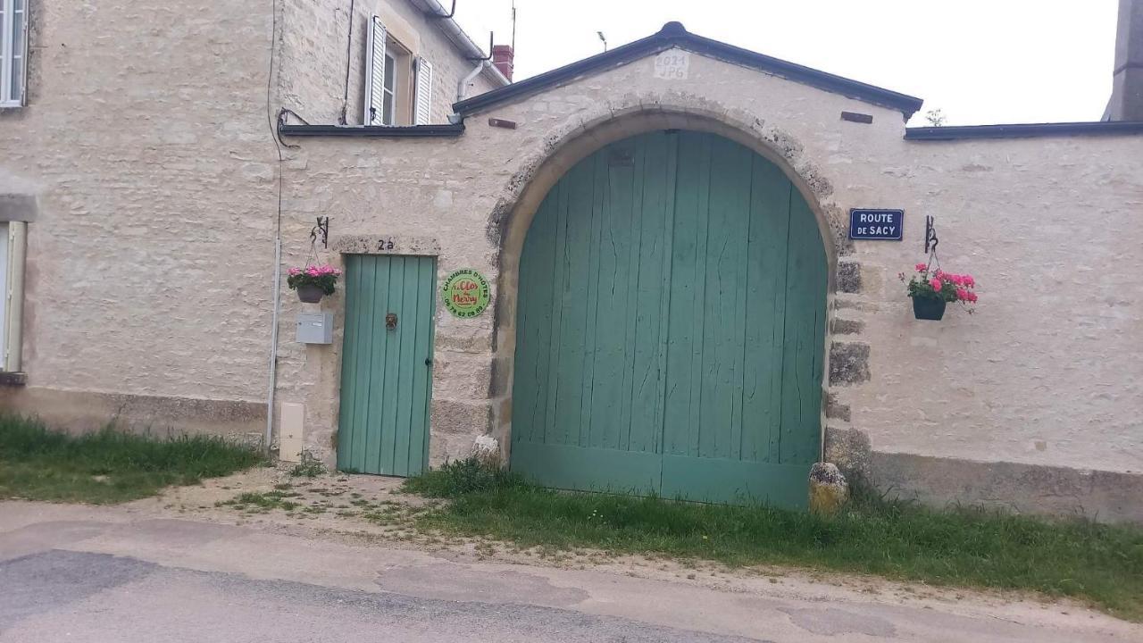 Le Clos Du Merry Joux-la-Ville Eksteriør billede